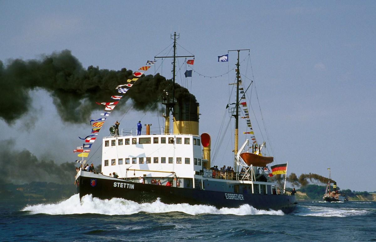 Schifffahrt 2021 mit dem Dampf - Eisbrecher Stettin